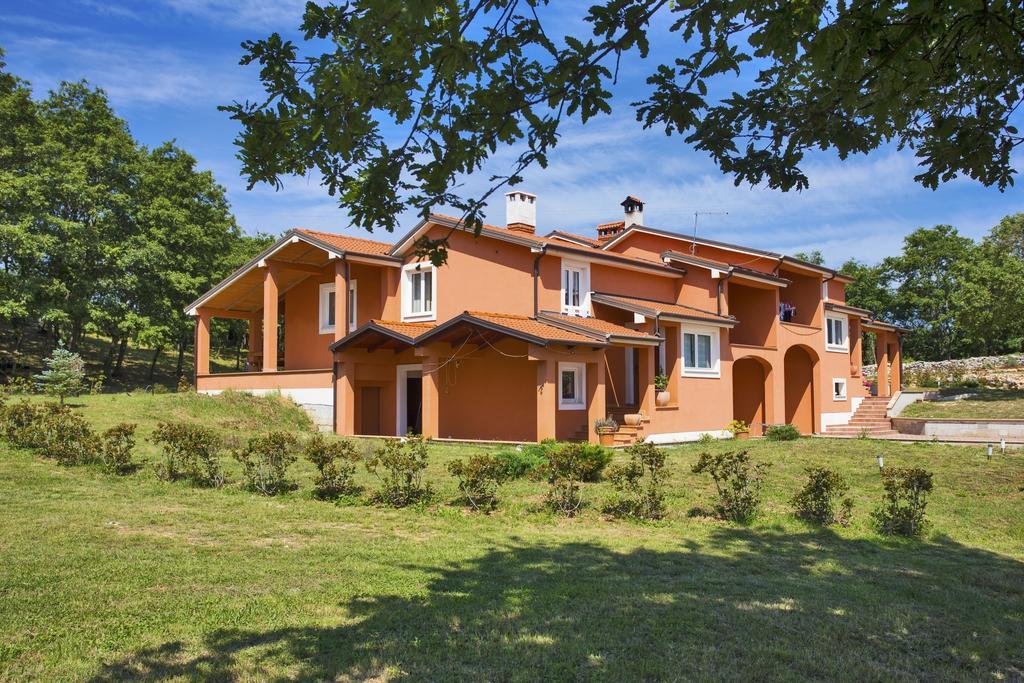 Apartments Matelici Divšići Buitenkant foto
