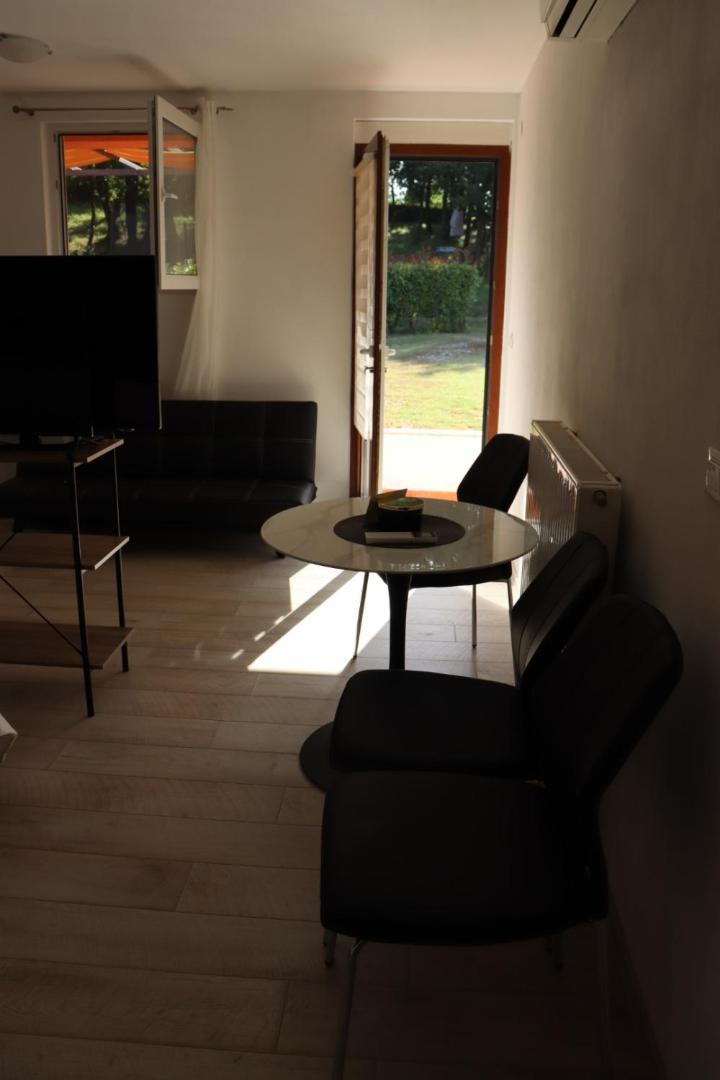 Apartments Matelici Divšići Buitenkant foto