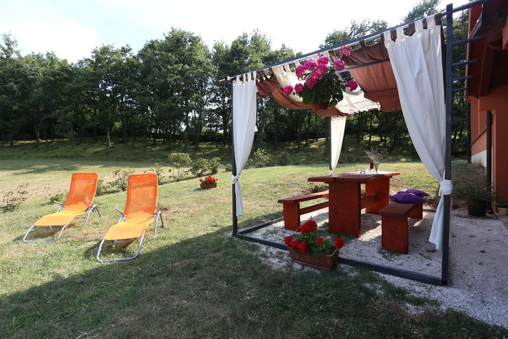 Apartments Matelici Divšići Buitenkant foto