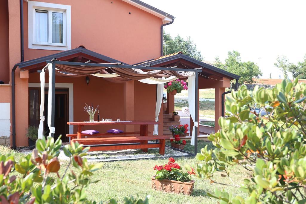 Apartments Matelici Divšići Buitenkant foto