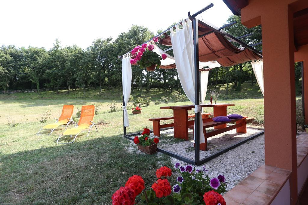 Apartments Matelici Divšići Buitenkant foto
